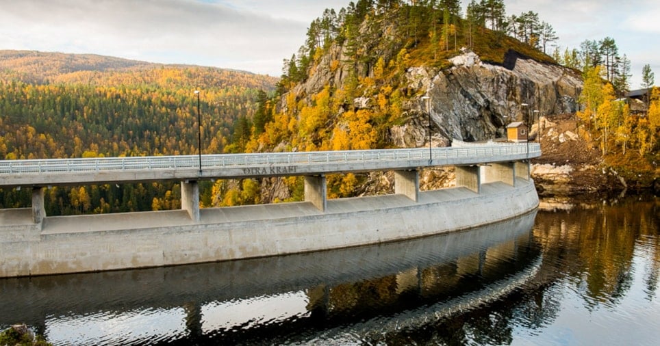 Dam i flott høstnatur. foto